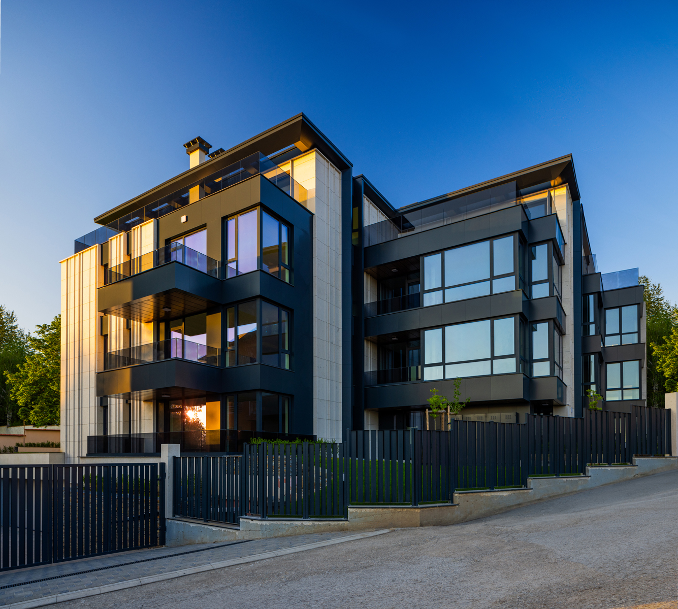 Ixora Luxury Residence 1